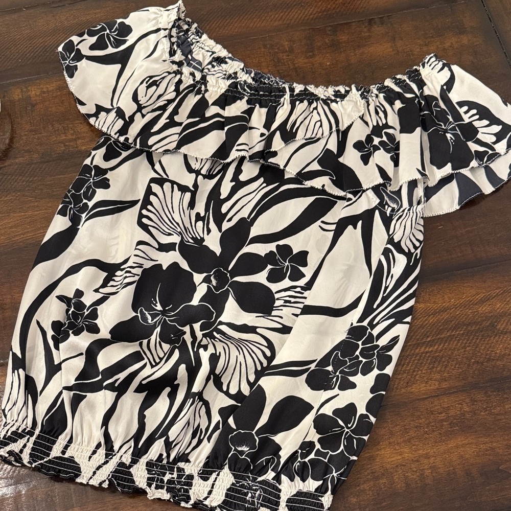 White House Black Market Black and White Floral Blouse